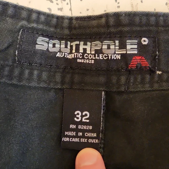 Southpole Embroidered Logo Baggy Fit Cargo Style Denim Shorts Vintage Y2K - Picture 8 of 13